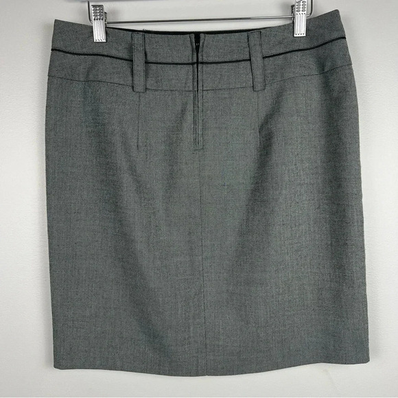 Beautiful Grey Skirt with black details by Stoosh size Large - Picture 4 of 10